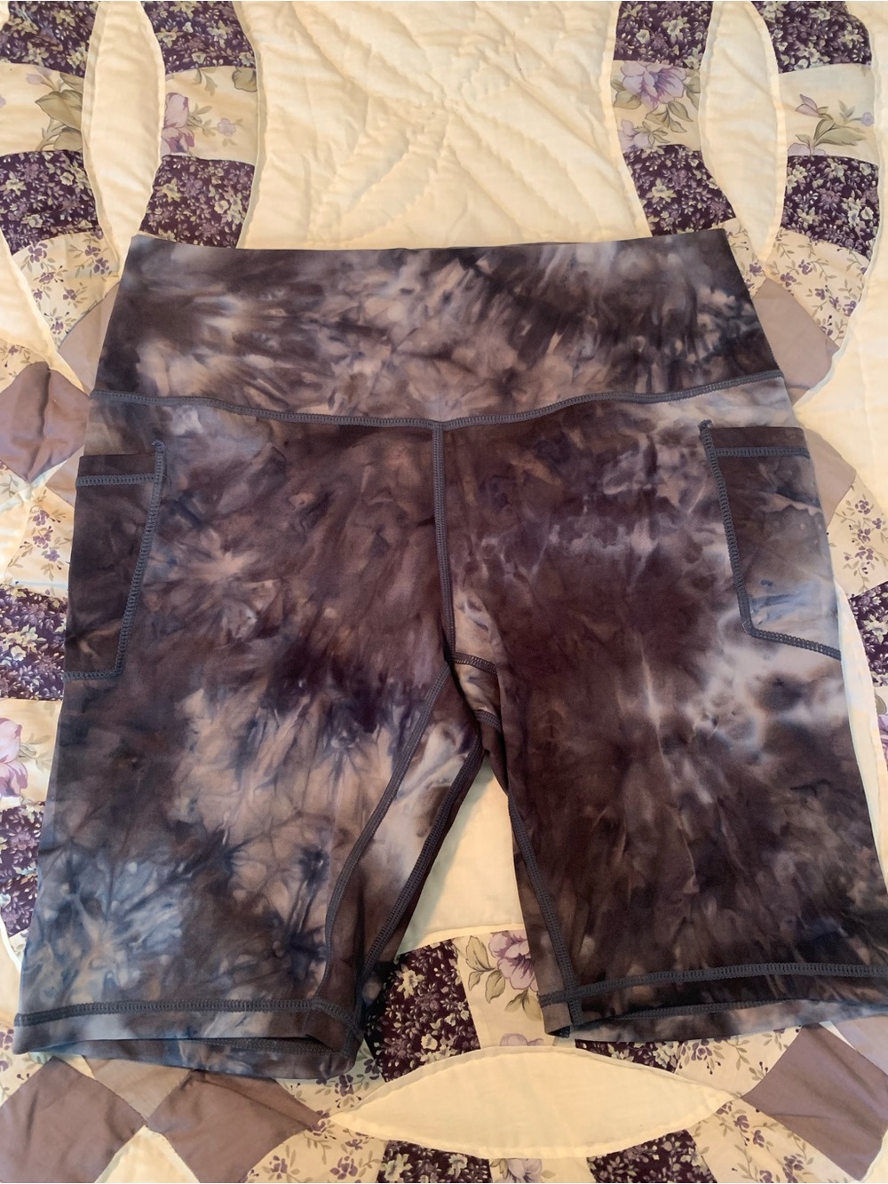 Women’s High-Waist Tie-Dye Bike Shorts - Gray/Blue/Black